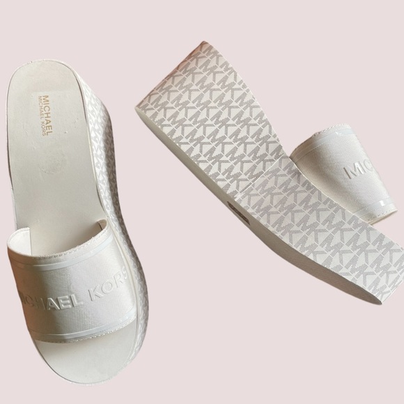 Michael Kors Logo Platform Slides Benny EVA Comfy Casual Slippers Size 11 - Picture 1 of 8